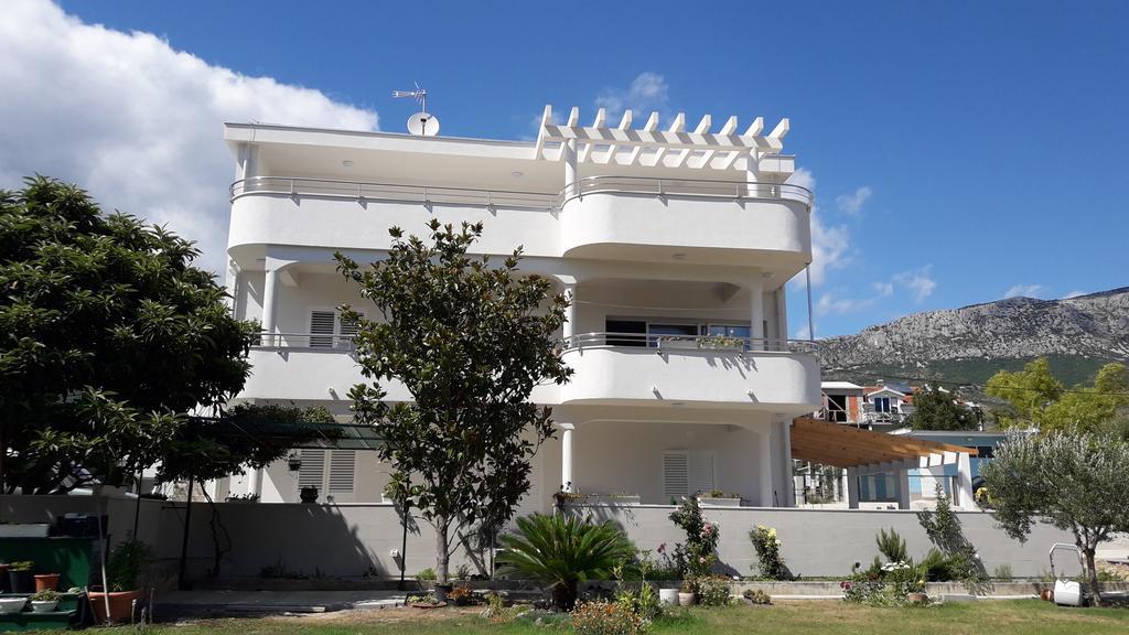 Villa-Apartments Karmel Каштела Экстерьер фото