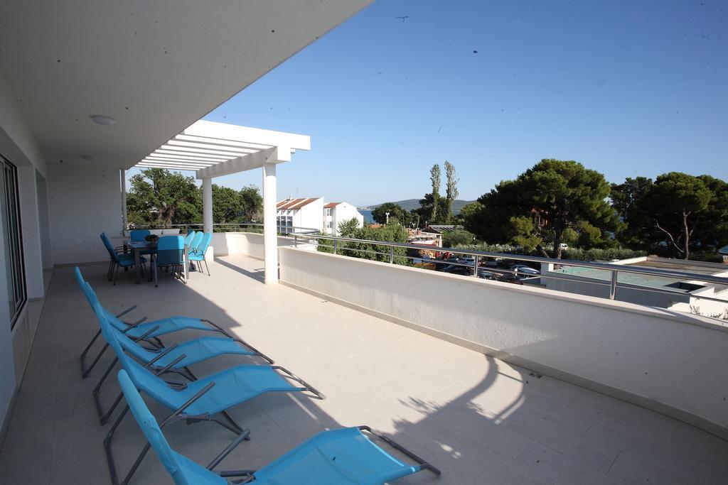 Villa-Apartments Karmel Каштела Экстерьер фото